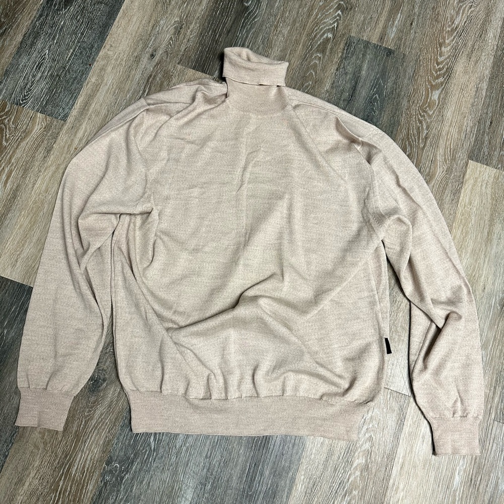 Hugo Boss 100% Merino Wool Turtle Neck Sweater Size Large